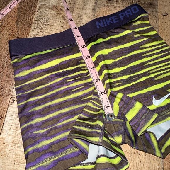 Nike Pro Nike Pro Dri Fit Women’s Shorts Purple Striped Size S - Picture 8 of 8
